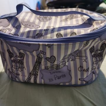 Nove toaletne torbice