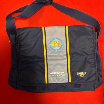 TORBA DR MARTENS 50x35 NOVO