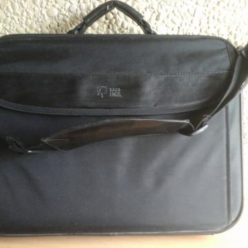 Torba za laptop 35x46x115kvalitetna ispravna i lijepa