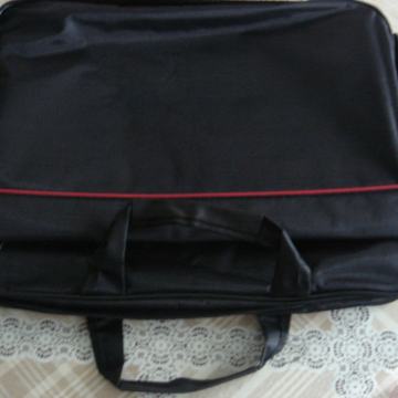 NOVO--Torba za laptop,unutarnje mjere: 45cm x 30cm, vidi slike!