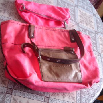 PRILIKA--torbica roza boje Liebekind,porijeklo Germany,vidi sliku!