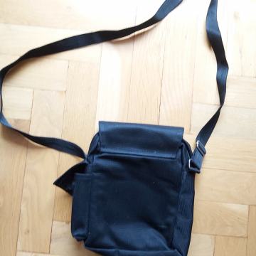 Torbica za novac i mobitel