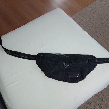 Torbica za oko struka