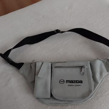 Torbica za oko struka.