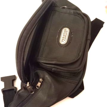 Torbica Prestige, s remenom preko struka, crna, 5 pretinaca