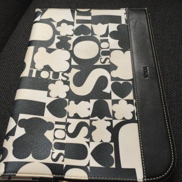 TOUS - MAPA ZA SPISE/DOKUMENTE