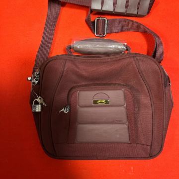 UNIVERZALNA TORBICA 30x27  NOVO