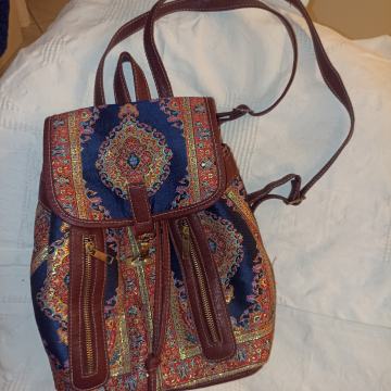 ŽENSKI RUKSAK TORBA ŠARENO ZLATNO ELEGANTAN MOTTIF MOTIF ISTANBUL