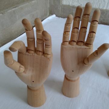 Drvene ruke-ženske
