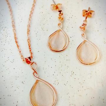 Komplet naušnica i ogrlica, Still Pink set