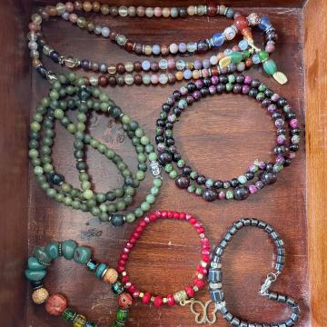 LOT NARUKVICA I OGRLICA