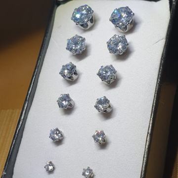 Naušnice na štift sa cirkonom