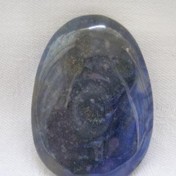 Poludragi kamen 5 cm x 3,5 cm LAPIS LAZULI??
