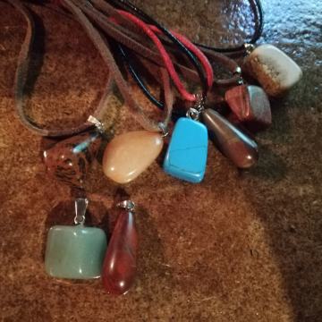 Poludrago kamenje po izboru