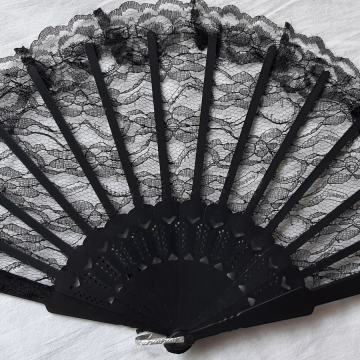 Potpuno nova, nekorištena, elegantna lepeza