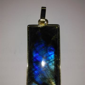 PRIVJESAK LABRADORIT / ZLATO 18KT