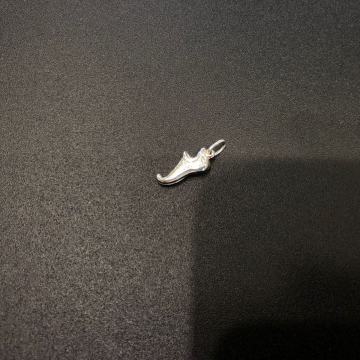 SREBRNI PRIVJESAK CIPELA 1,36g .925, R1, RATE, POVOLJNO!