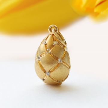 ZLATNI DIJAMANTNI PRIVJESAK JAJE 18K (750) 5,48g NOVO • GOLD SHOP •