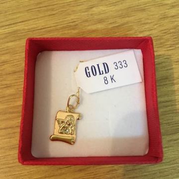 Zlatni privjesak andjeo