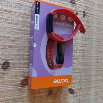 Acme ACT101R multisport activity tracker crveni