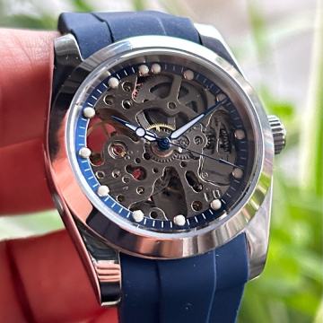 Automatik SKELETON sat 36mm u bezelu, kao nov