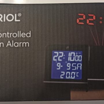 Budilica sa projektorom