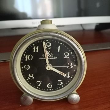 MANJI STOLNI SAT mister anker NA NAVIJANJE