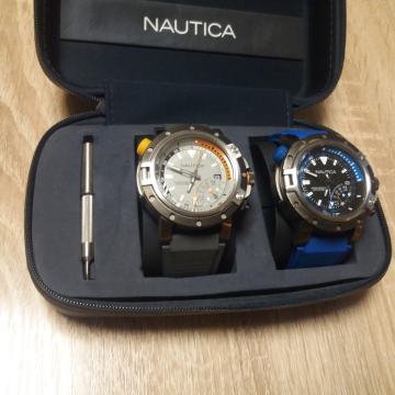 NAUTICA RONILAČKI SAT 2 KOM ODLIČNO STANJE 2 KOM 3600 KUNA