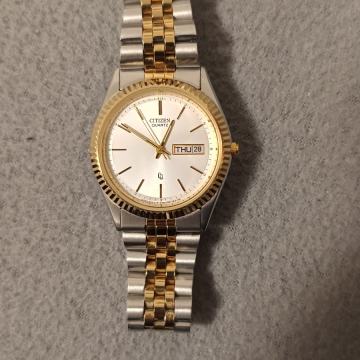Prodajem sat Citizen Quartz