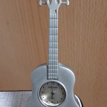 Sat akustična gitara