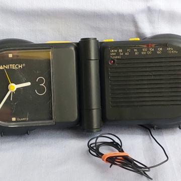 Sat ANITECH Quartz sa radiom na baterije. Mob