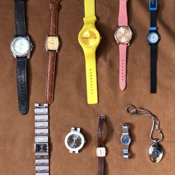 SATOVI - LOT OD 10 KOMADA