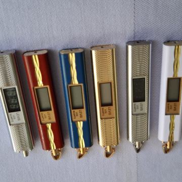 SATOVI - PRIVJESCI. LEVIS lcd-quartz. 6 kom. Nekorišteni. Mob