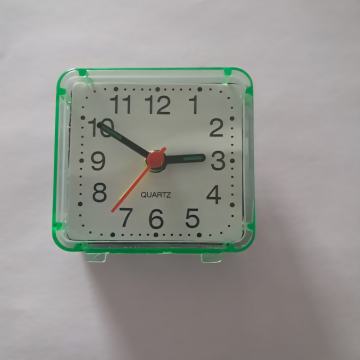 Zelena mala budilica, ispravna