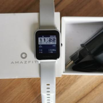 Amazfit Bip,GPS,transreflektivni ekran,pracenje sportova,otkucaji...