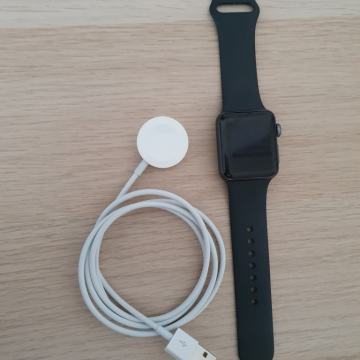 APPLE iWatch 3 neispravan