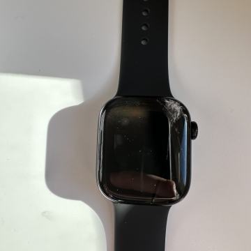 Apple Watch 10 42mm - RAZBIJEN EKRAN