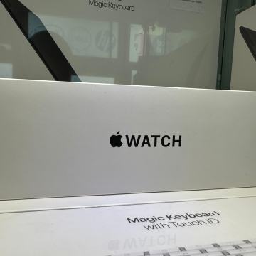 APPLE Watch SE2 v2 2023 GPS, 44mm    NOVO ZAPAKIRANO