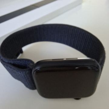 Apple watch se2 v3