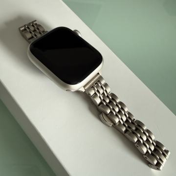 Apple watch serija 8 starlight aluminum 41mm