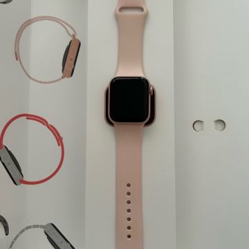 Apple watch Series 5 golden aluminium case 40mm rozi