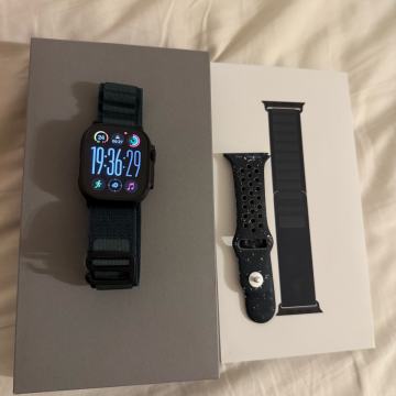 Apple Watch Ultra 2 - GPS + Cellular 49mm
