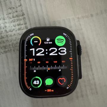 Apple Watch ultra 2 titanium black