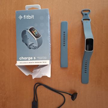 Fitbit Charge 5
