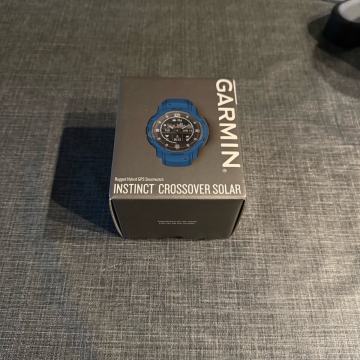 Garmin Instinct crossover solar