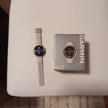 Garmin venu 3s pametni sat.