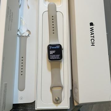 iWatch SE 32GB