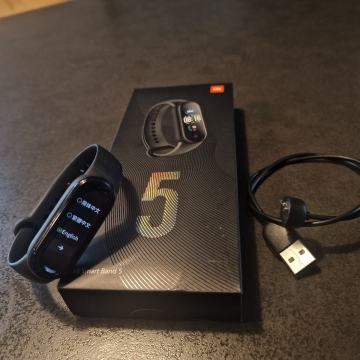 Mi Band 5 pametna narukvica, 15 eura.