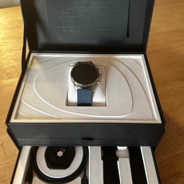 Montblanc Summit 3 Smartwatch - 42mm - 300 eura - kao nov!