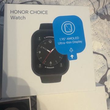 Pametni sat Honor,malo korišten. Pod garancijom.Javljanje na pozive.